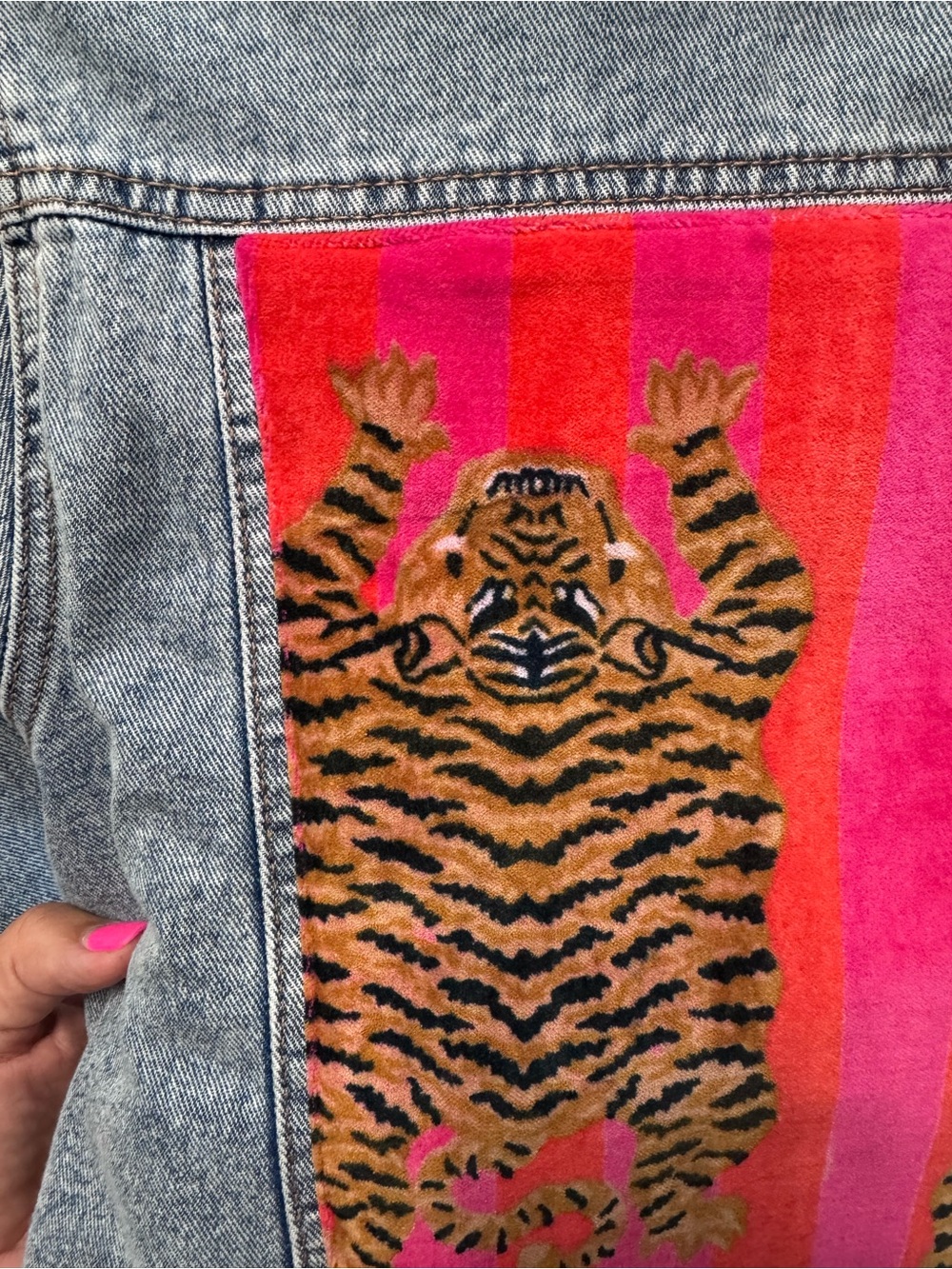 Tiger Patch Jean Jacket - Picture 5 of 6
